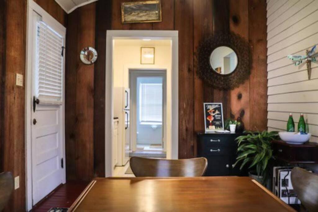 Wensel Cottage In Downtown Натчез Экстерьер фото